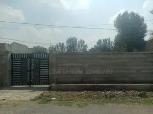 8bdrm House in Dukem Bishoftu, East Shewa for sale