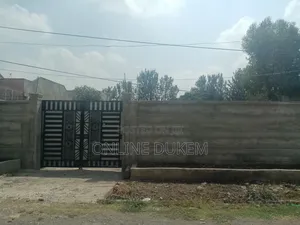 8bdrm House in Dukem Bishoftu, East Shewa for sale