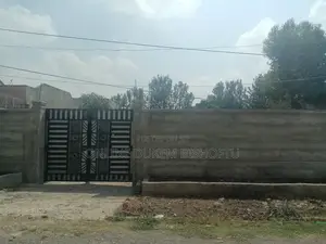 8bdrm House in Dukem Bishoftu, East Shewa for sale