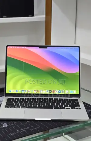 New Laptop Apple MacBook Air 2022 M2 16GB Apple M2 SSD 512GB