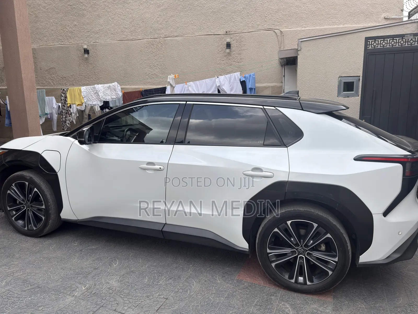 Toyota bZ4X 71.4 kWh AWD 2023 White