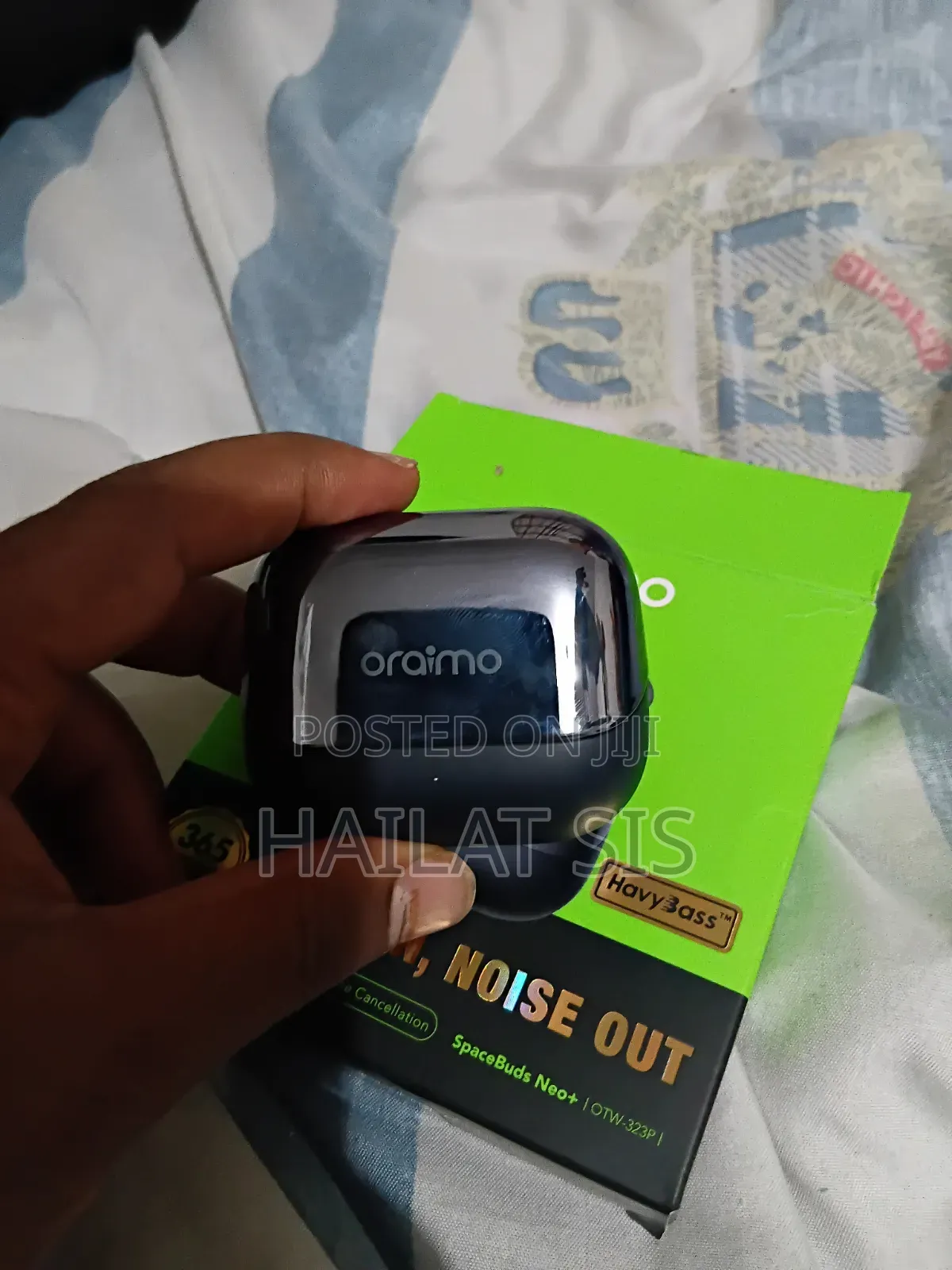 Ariamo Bran New Original Earbuds