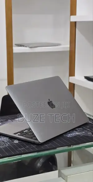New Laptop Apple MacBook 2020 8GB Intel Core i5 SSD 512GB