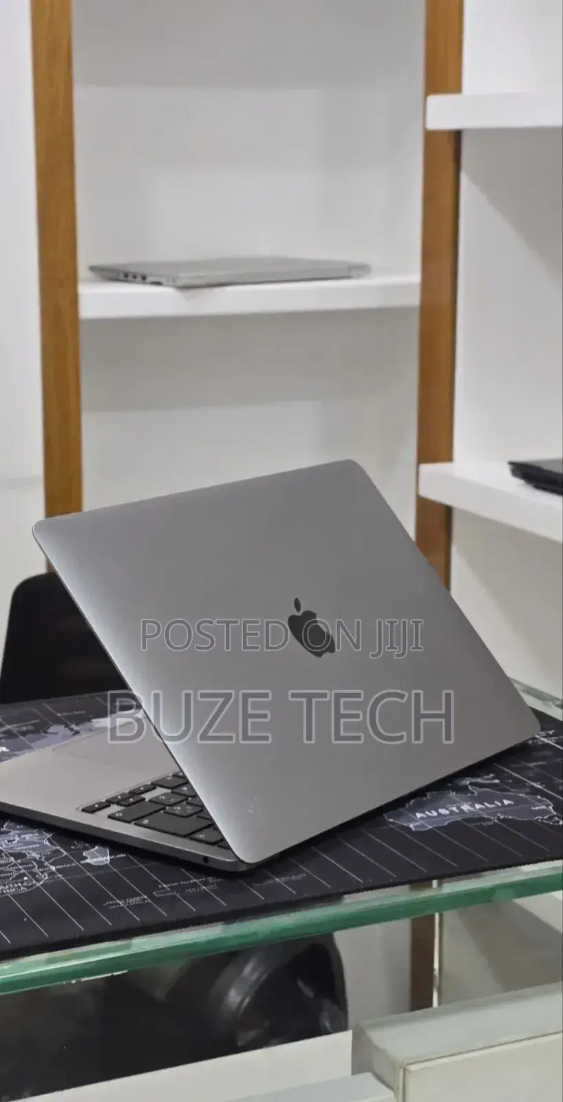 New Laptop Apple MacBook 2020 8GB Intel Core i5 SSD 512GB