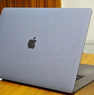 New Laptop Apple MacBook Pro 2018 16GB Intel Core i7 SSD 512GB