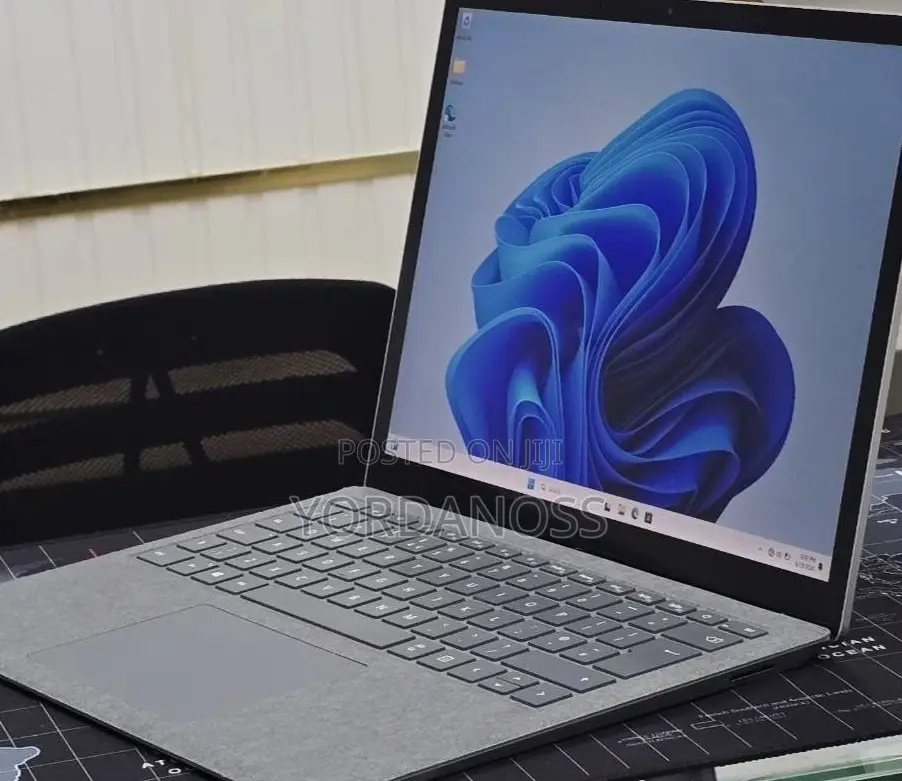 New Laptop Microsoft Surface Laptop 4 16GB Intel Core i7 SSD 512GB