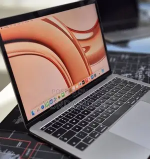 New Laptop Apple MacBook Pro 2017 8GB Intel Core i5 SSD 256GB