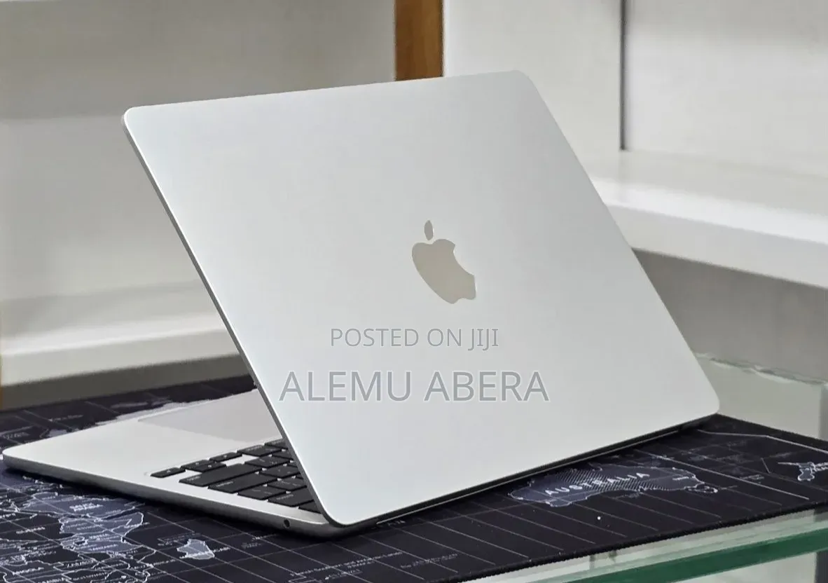 New Laptop Apple MacBook Air 2022 M2 16GB Apple M2 SSD 512GB