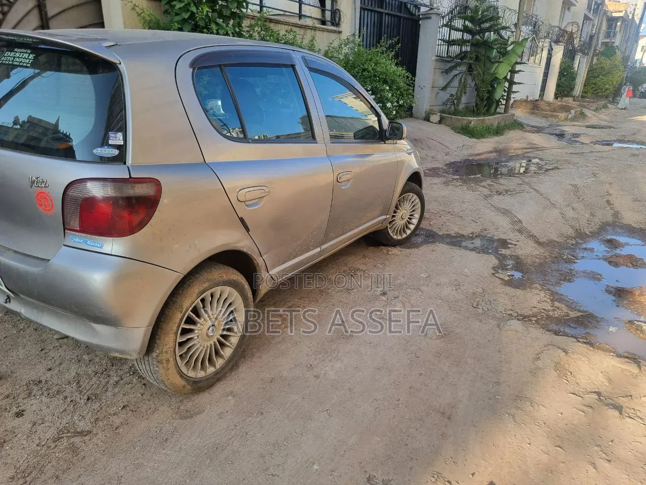Toyota Vitz 2001 Silver