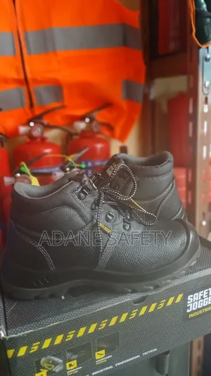 Safety Shoe Safety Joggers ለድርጅቶች ብዛት ለመግዛት Adane Safety