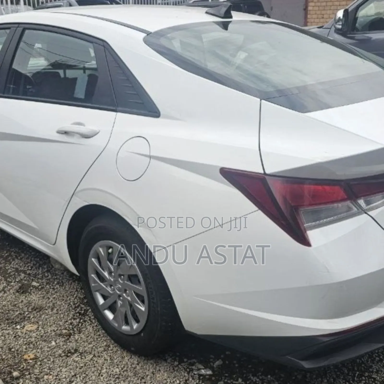 Hyundai Elantra 2022 White