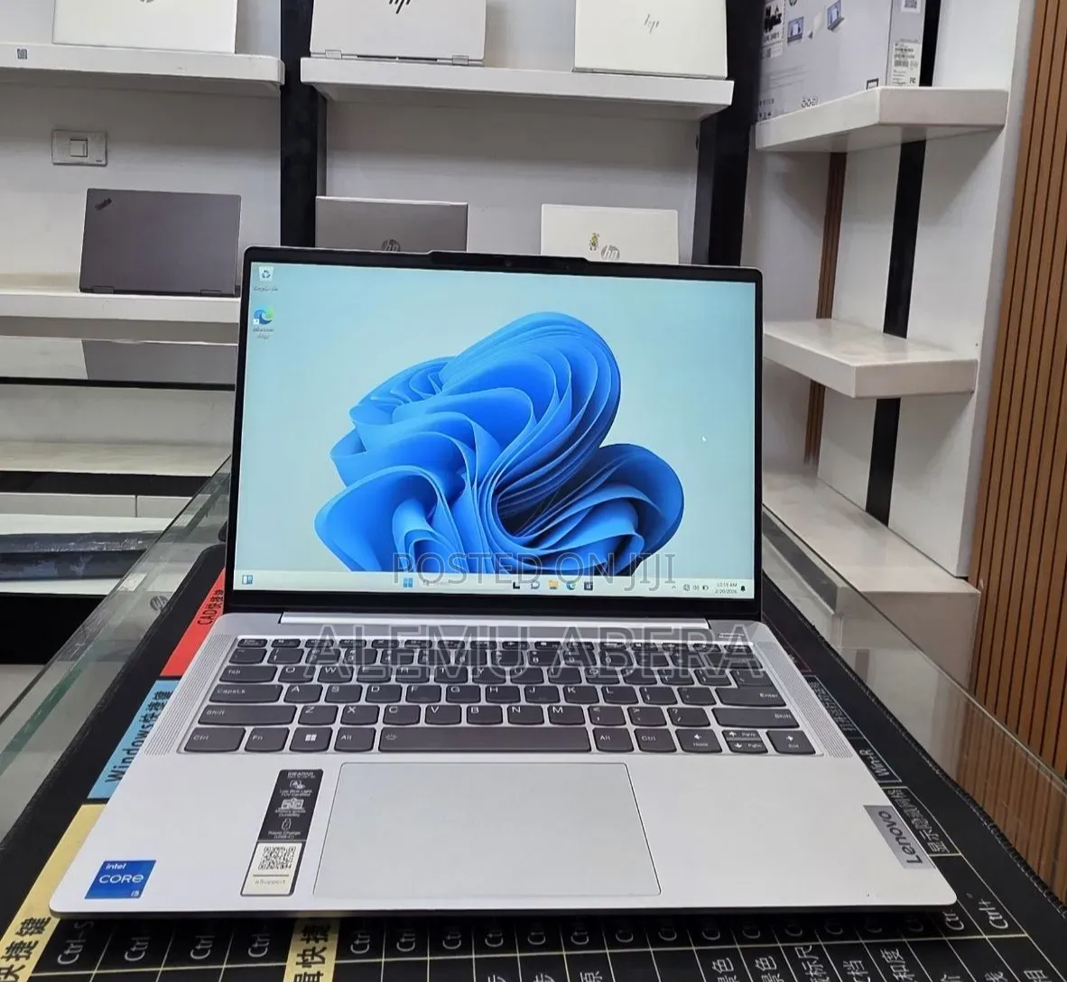 New Laptop Lenovo 16GB Intel Core i5 SSD 512GB