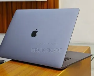 New Laptop Apple MacBook Pro 2018 32GB Intel Core i9 SSD 2T