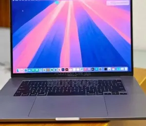 New Laptop Apple MacBook Pro 2018 32GB Intel Core i9 SSD 2T