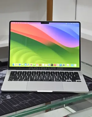 New Laptop Apple MacBook Air 2022 M2 16GB Apple M2 SSD 512GB