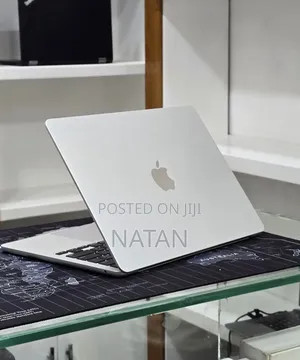 New Laptop Apple MacBook Air 2022 M2 16GB Apple M2 SSD 512GB