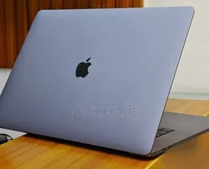 New Laptop Apple MacBook Pro 2018 32GB Intel Core i9 SSD 2T