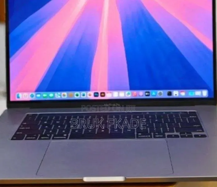 New Laptop Apple MacBook Pro 2018 32GB Intel Core i9 SSD 2T