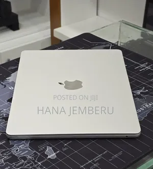 New Laptop Apple MacBook Air 2022 M2 16GB Apple M2 SSD 512GB