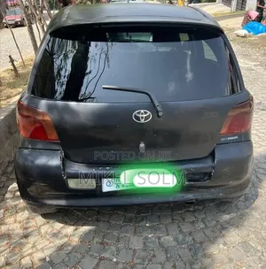 Toyota Vitz 2003 Green