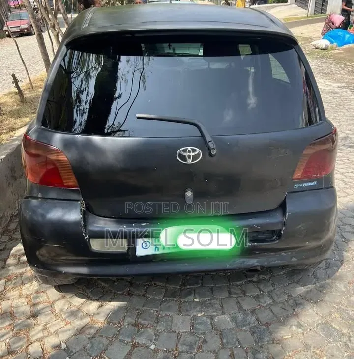 Toyota Vitz 2003 Green