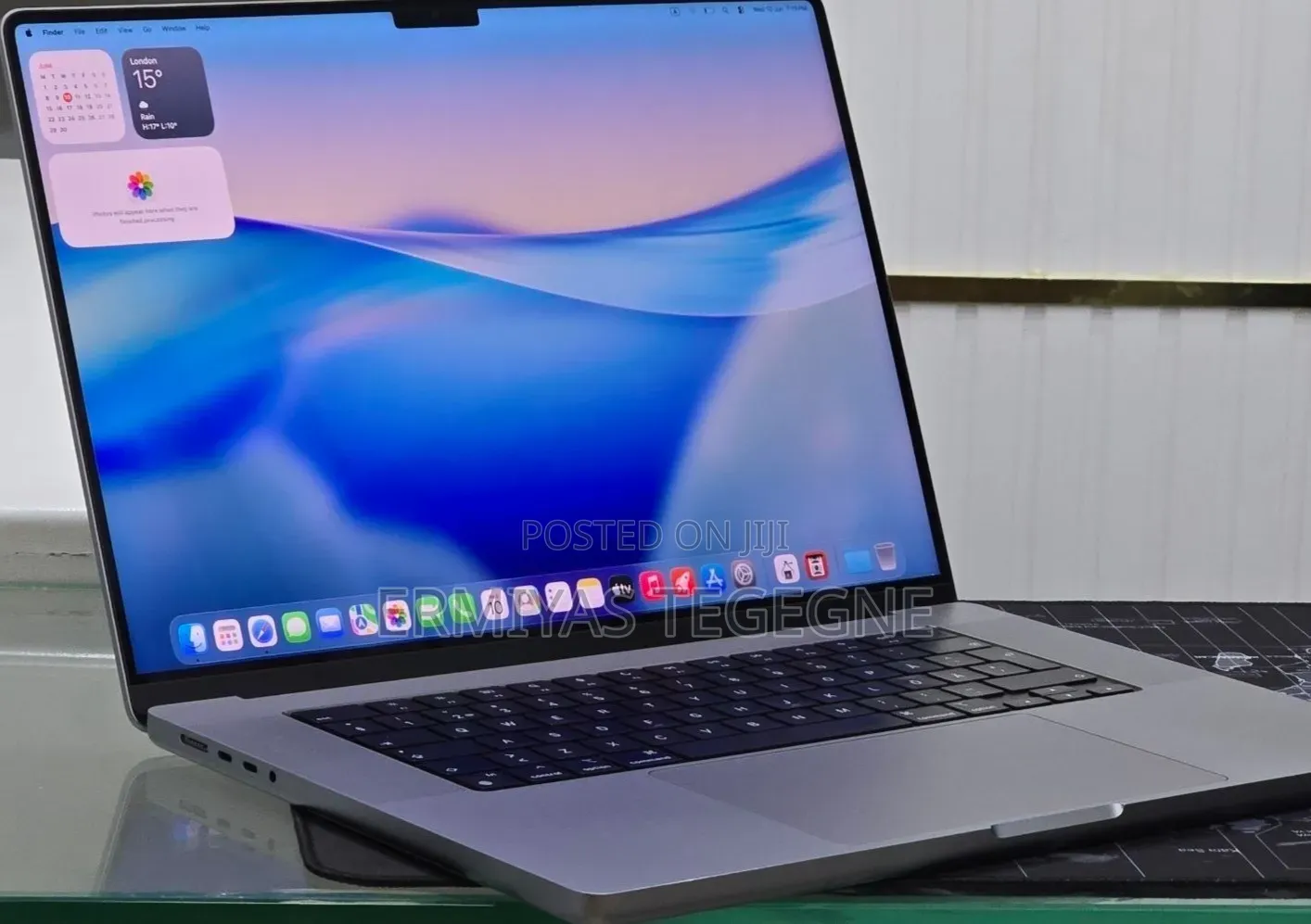 New Laptop Apple MacBook Pro 2019 16GB Intel Core M3 SSD 512GB