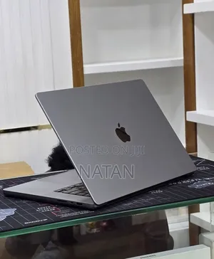 New Laptop Apple MacBook Pro 2021 M1 32GB Apple M1 Pro SSD 512GB