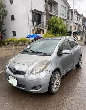 Toyota Yaris 2007 Gray