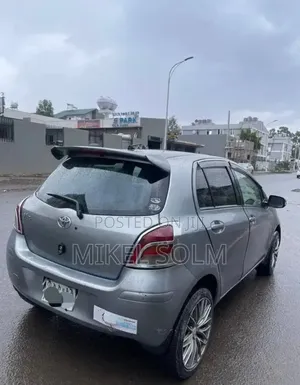Toyota Yaris 2007 Gray