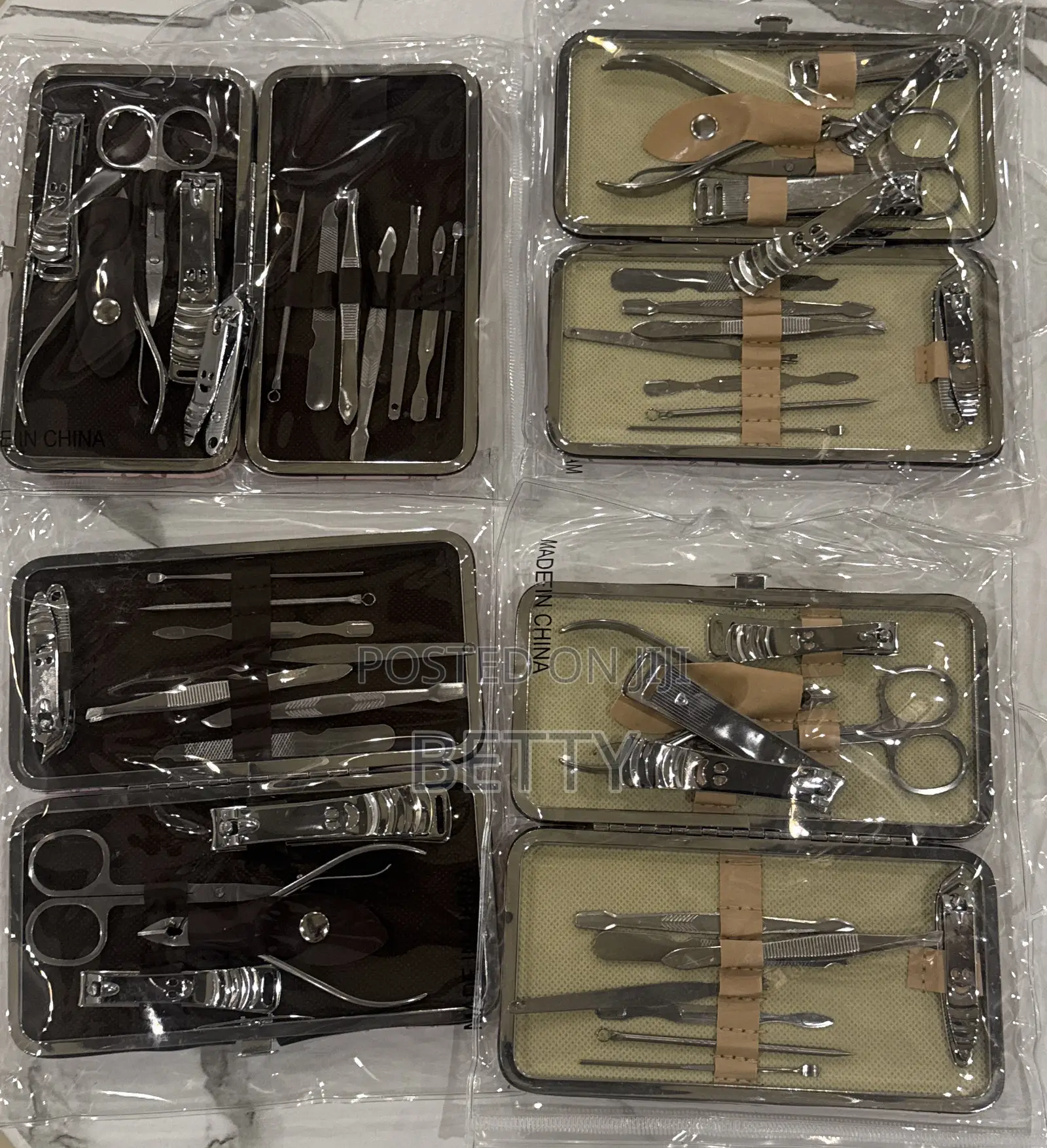 Manicure and Pedicure Grooming Kit