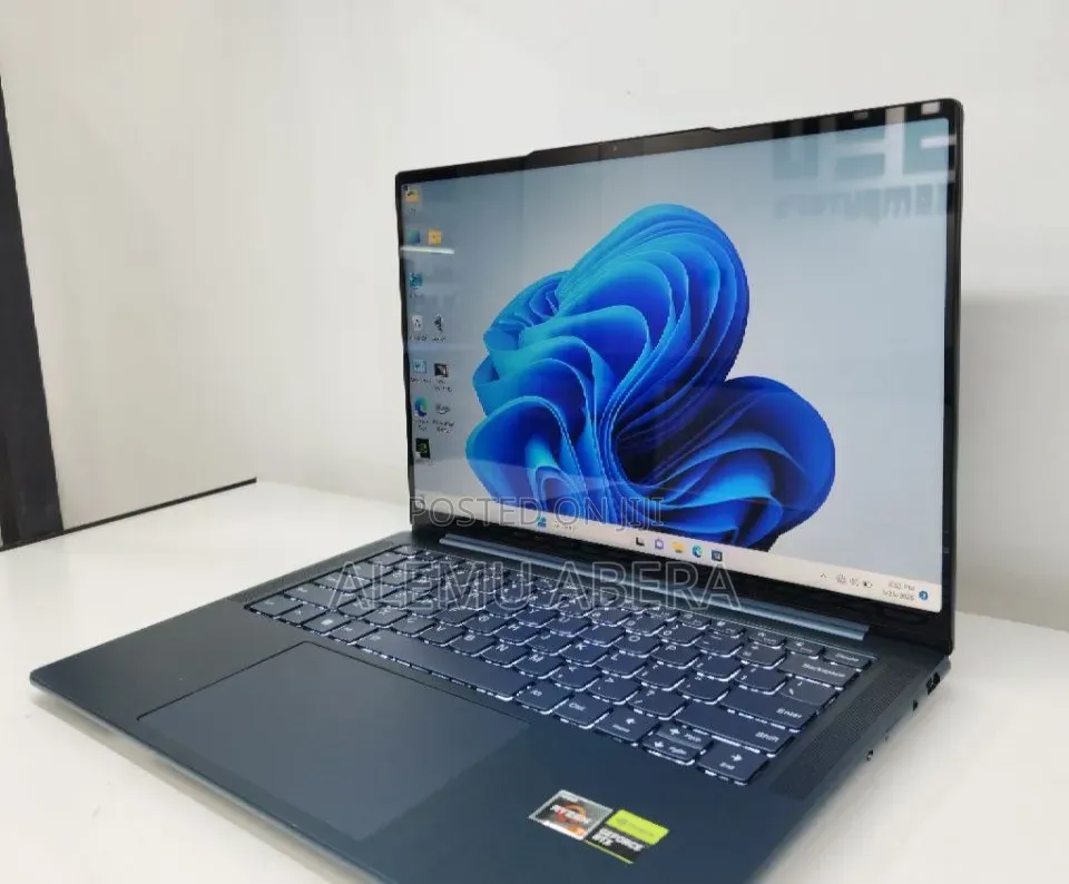 New Laptop Lenovo 16GB AMD Ryzen 7 SSD 512GB