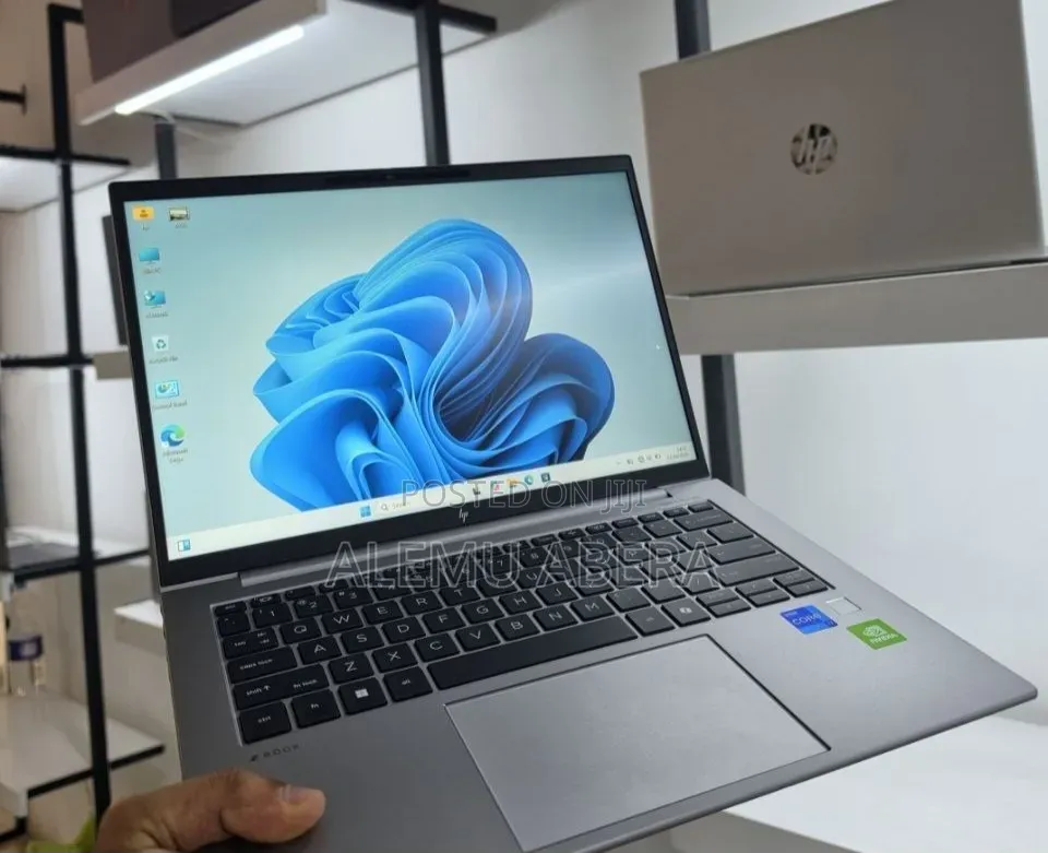 New Laptop HP ZBook Firefly 16inch G9 16GB Intel Core i7 SSD 512GB