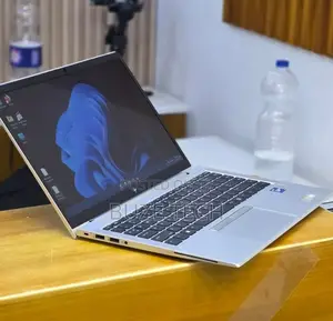 New Laptop HP EliteBook 840 G8 16GB Intel Core i7 SSD 512GB