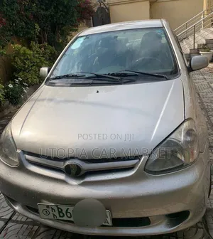 Toyota Platz 2005 Gold