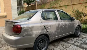 Toyota Platz 2005 Gold