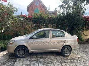 Toyota Platz 2005 Gold