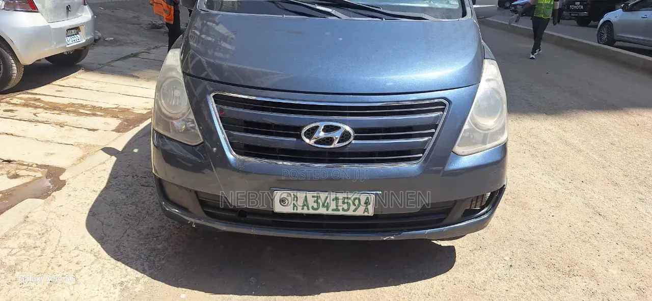 Hyundai H1 2016 Black