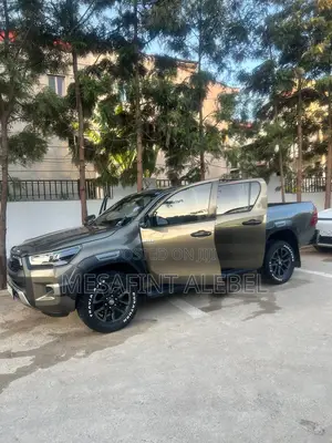 Toyota Hilux 2021 Gray