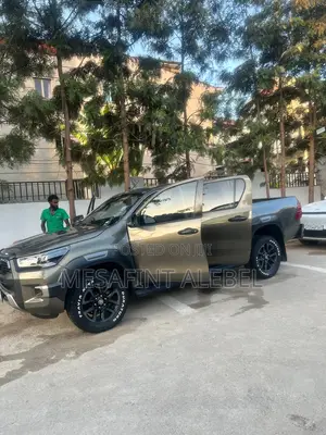 Toyota Hilux 2021 Gray