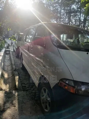 Toyota HiAce 2006 White