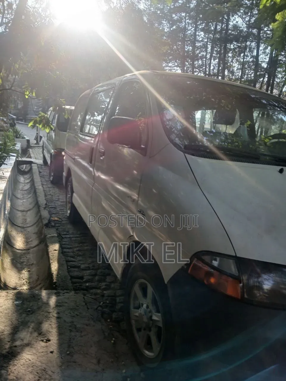 Toyota HiAce 2006 White
