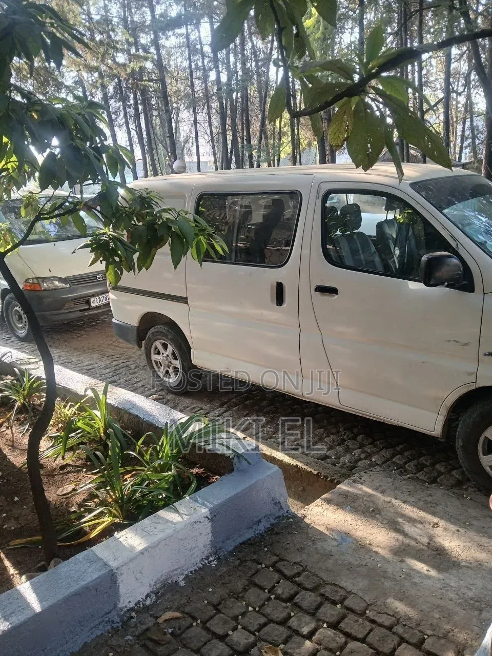 Toyota HiAce 2006 White