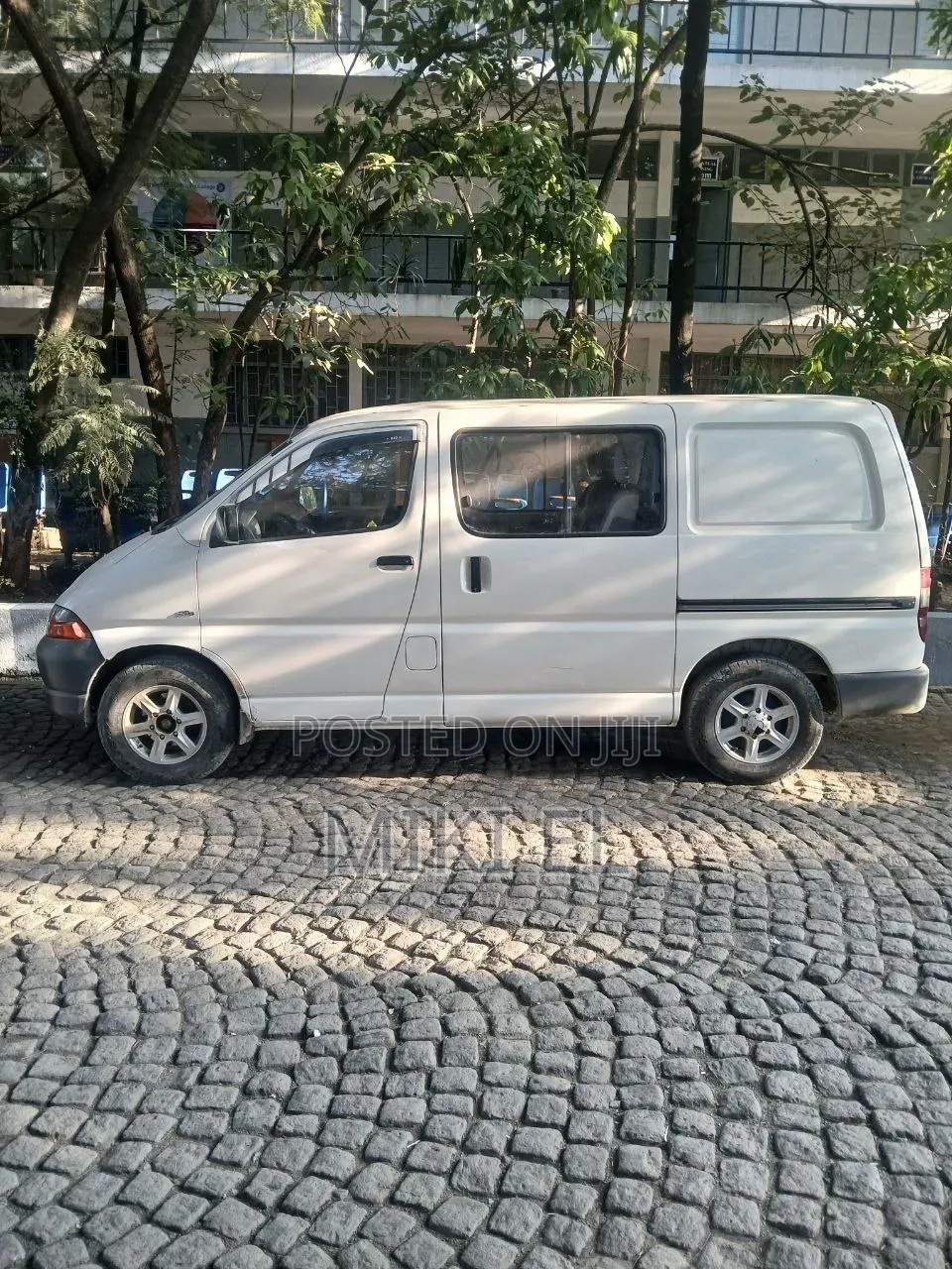 Toyota HiAce 2006 White