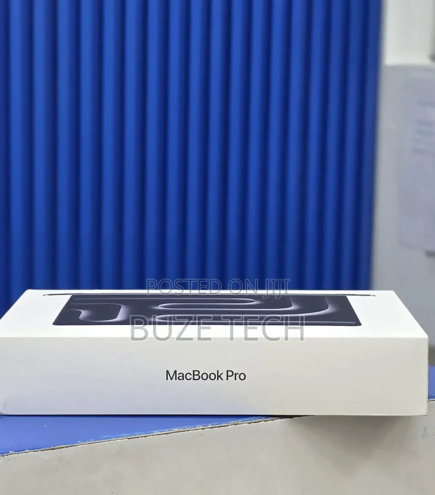 New Laptop Apple MacBook Pro 2025 M5 24GB Intel Core i9 SSD 1T