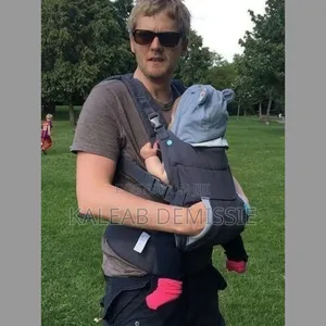 ማዘያ Cuddle Up Ergonomic Hoodie Carrier