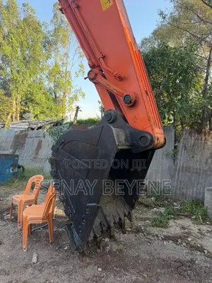 Hitachi 350 Crawler Excavator