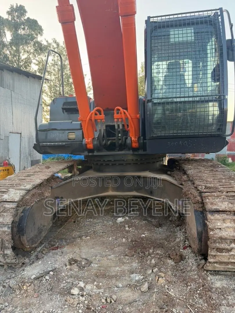 Hitachi 350 Crawler Excavator