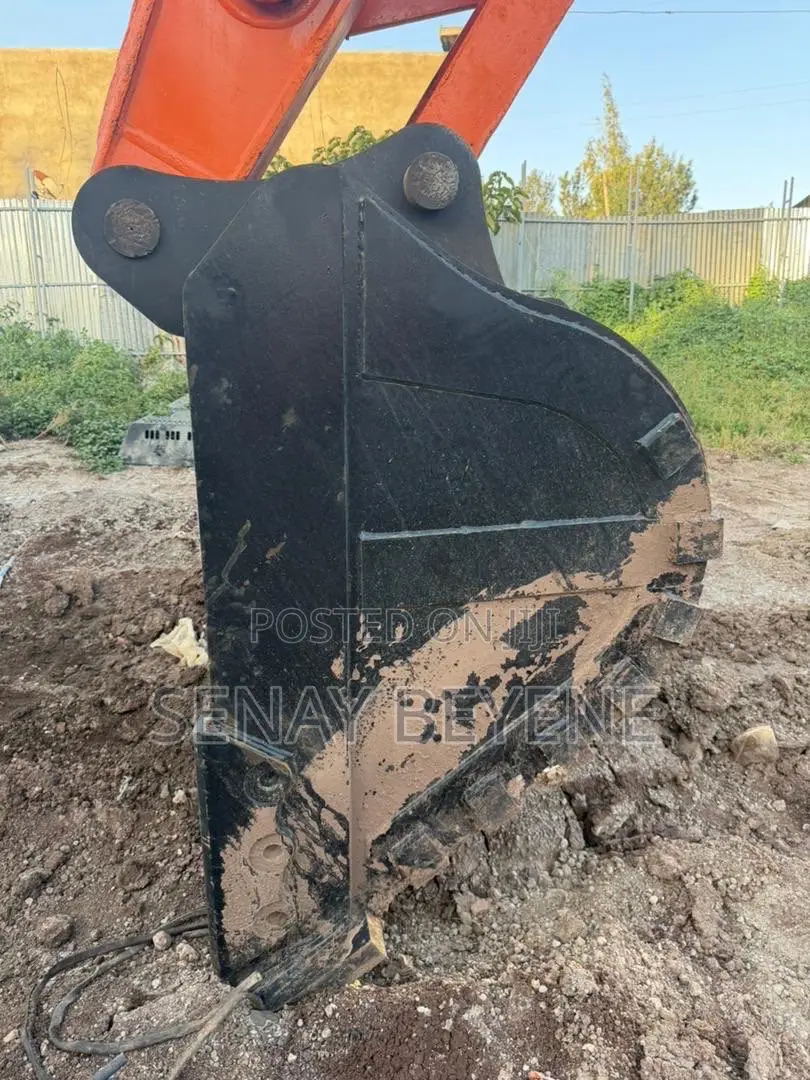 Hitachi 350 Crawler Excavator