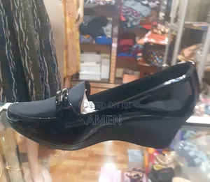 Ladies Shoe
