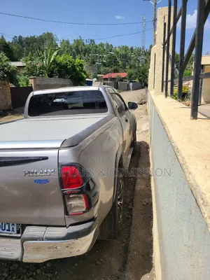 Toyota Revo 2018 Rent